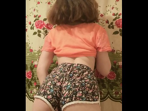 ❤️ Babe żagħżugħa sexy tqaxxir ix-xorts tagħha fuq il-kamera ☑ Porn magħmul fid-dar lilna mt.hellporno-com.ru